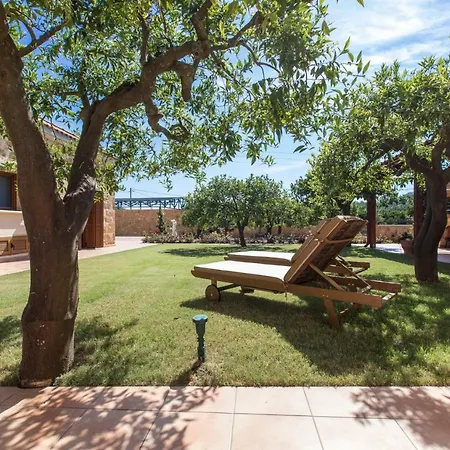 Anerocuru By Chania *