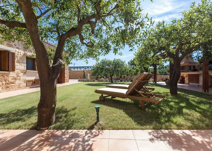 Anerocuru By Chania *